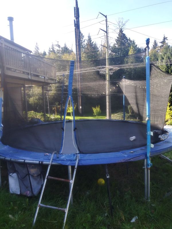 Trampoline family size for Sale in Everett, WA - OfferUp