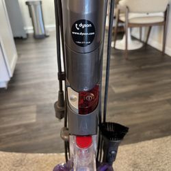 Dyson Slim Ball Upright Vacuum — Great Condition + Accessories