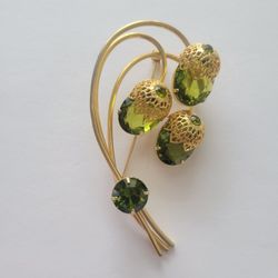Vintage Sarah Coventry  Acorn Green Crystal Gold Tone Brooch 3.25 in 