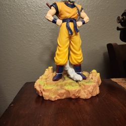 Large Dragon Ball Z Figurine 