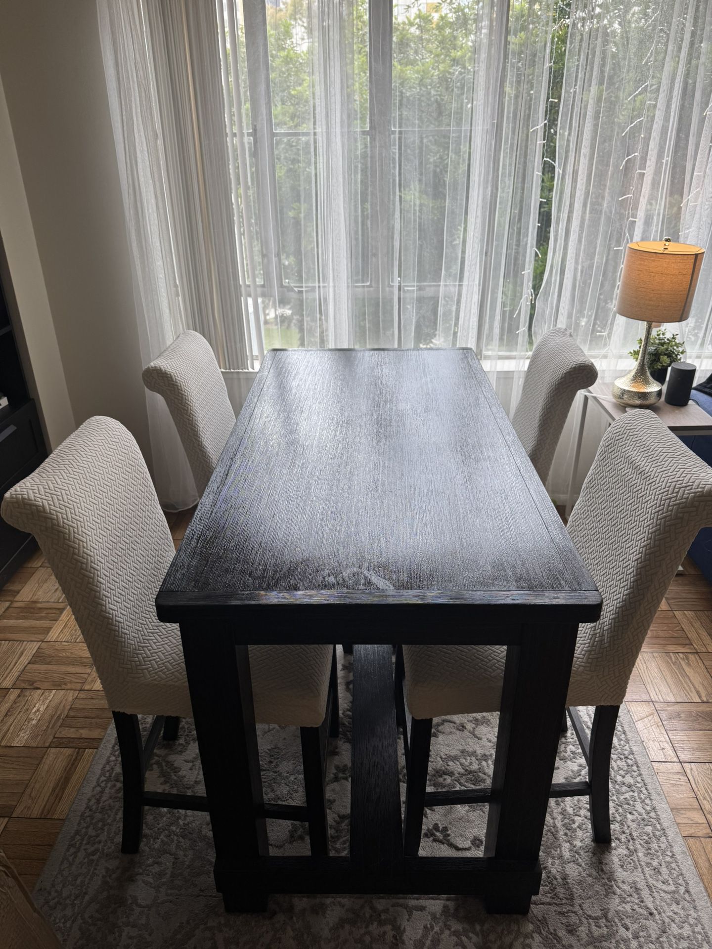 Dining Table And 4 Chairs 