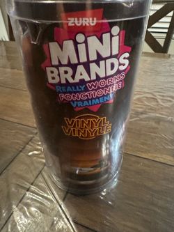 Mini Brands Really Works Vinyl Capsule Series 1 (2 Pack) By ZURU 8 playable mini vinyls spin & play, music accessories, trending artists, works on Min