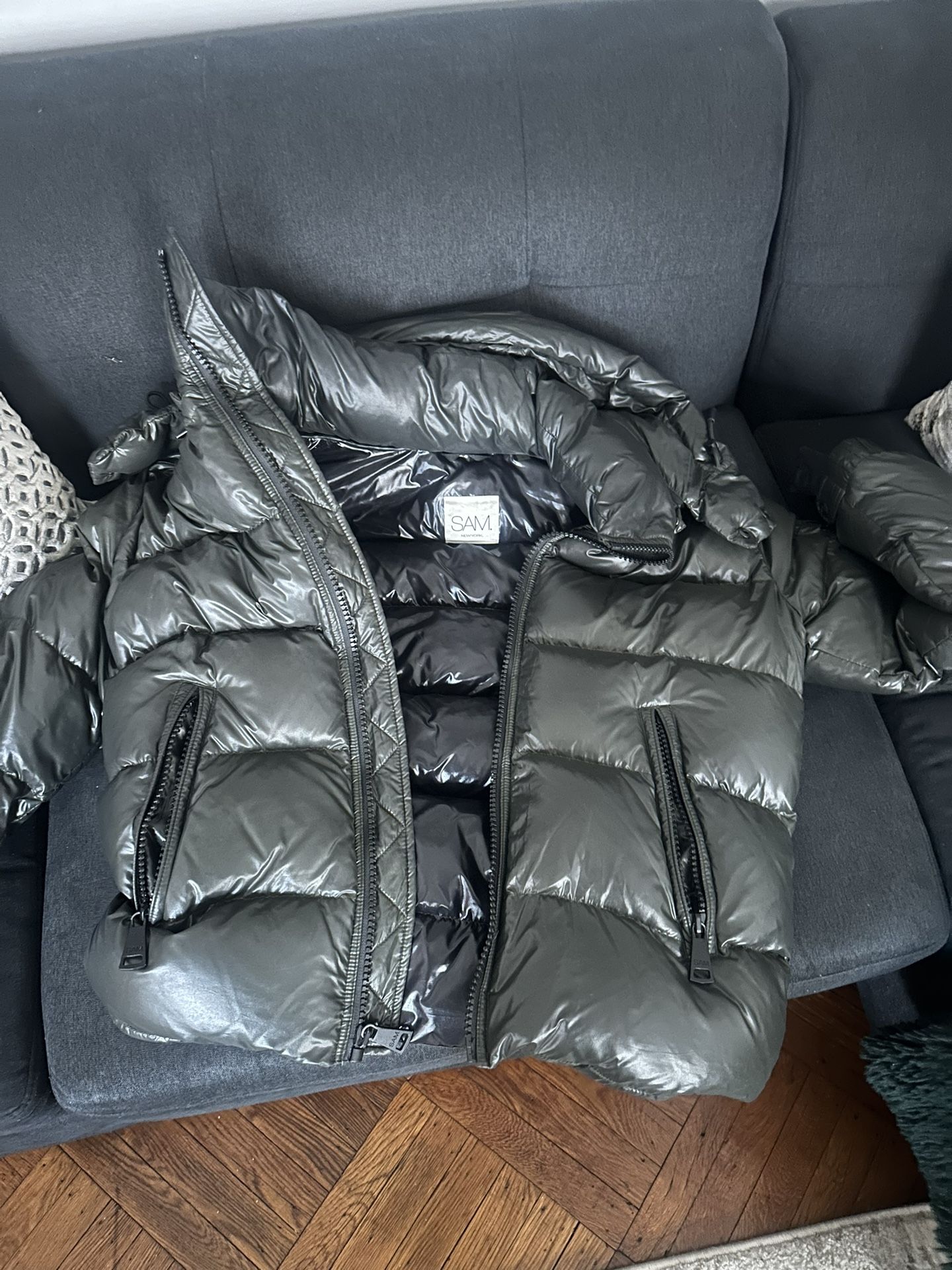 Official Same Coat Men Small
