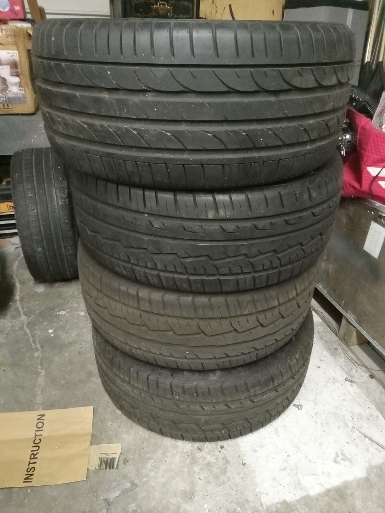 Set Of 285/45/22 Tons Of Tread Remaining