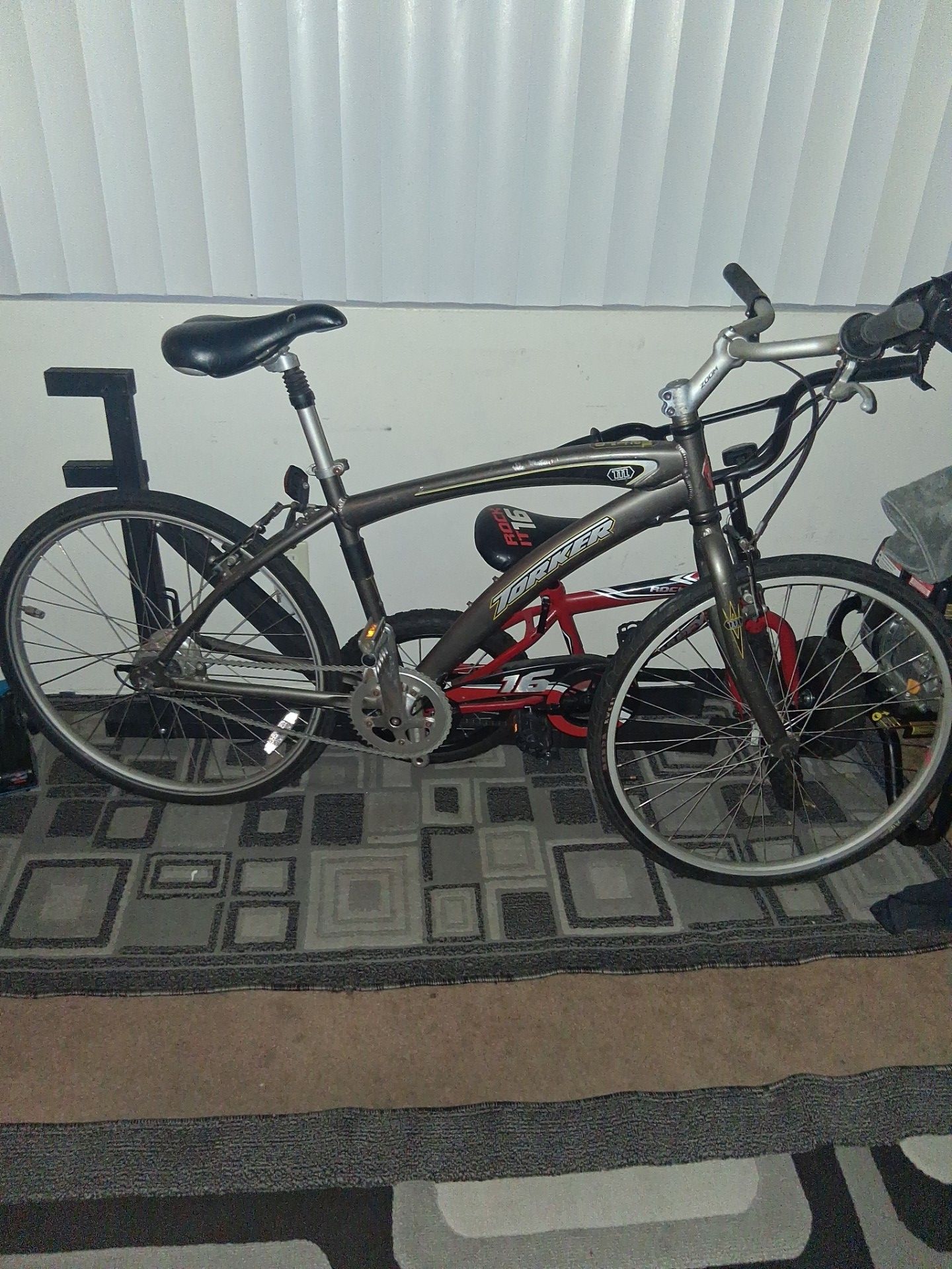 Schwinn Hybrid Bike Gray 700c V-Brake Flat Bar 7 Speed Derailleur Gears
