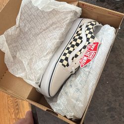Brand New Checkered Vans Old Skool