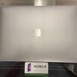 2020 MacBook Pro 13" i5 8 GB Ram 512 HD Touchbar (Ask About Our Finance Options!!)