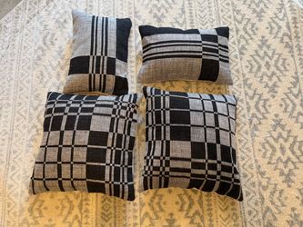 Crate & Barrel Black & Ivory Woven Throw Pillows – 4 Pillows Covers