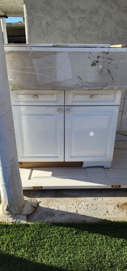 Kitchen cabinets (NW)