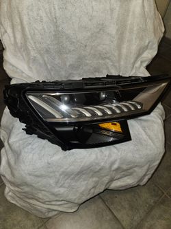 Q8 SQ8   headlights Audi RIGHT SIDE OEM2019 2023