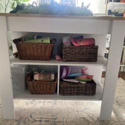 Island Table Neutral /white 