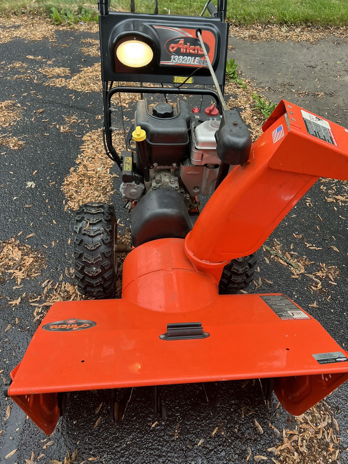Ariens 1332 DLE Pro Snowblower