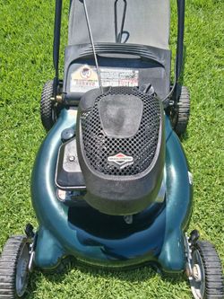Lawnmower Troy-Bilt Push Briggs and Stratton Engine