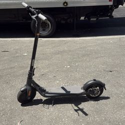 Ninebot F25 Segway Scooter