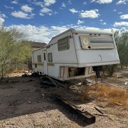 1982 Globestar 5th wheel