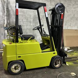 Clark 4000lb Forcklift 