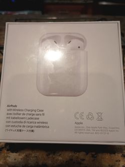Apple AirPods with Wireless Charging Case