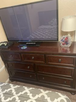 Very Nice Solid Wood Dresser