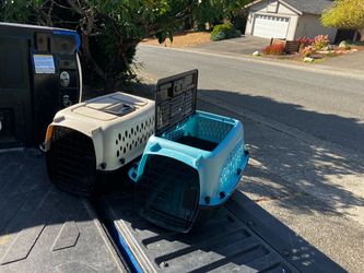Small Dog Cat Rabbit Bunny Kennel Crate Carrier Like New 20” L by 10” W by 10” H