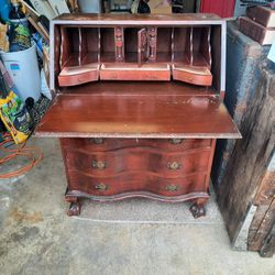 Secretary desk 