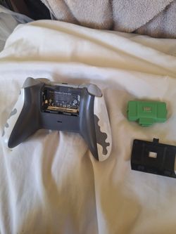 Xbox series X|S controller with battery pack.