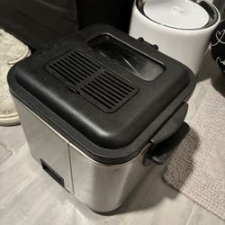 Salton Deep Fryer DF1539A