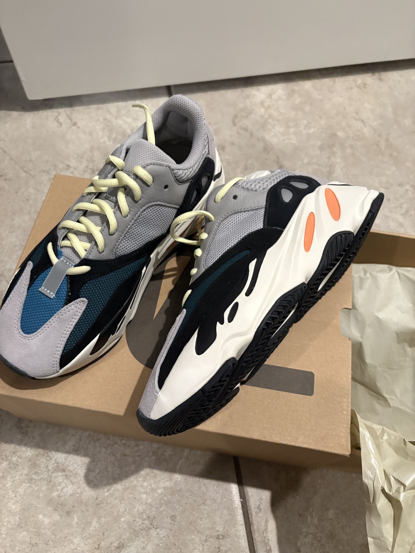 Yeezy boost 700