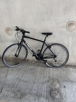 Trek Hybrid Bike – Large Frame – Needs Minor Repairs