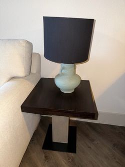 2 SIDE TABLES & 2 LAMPS