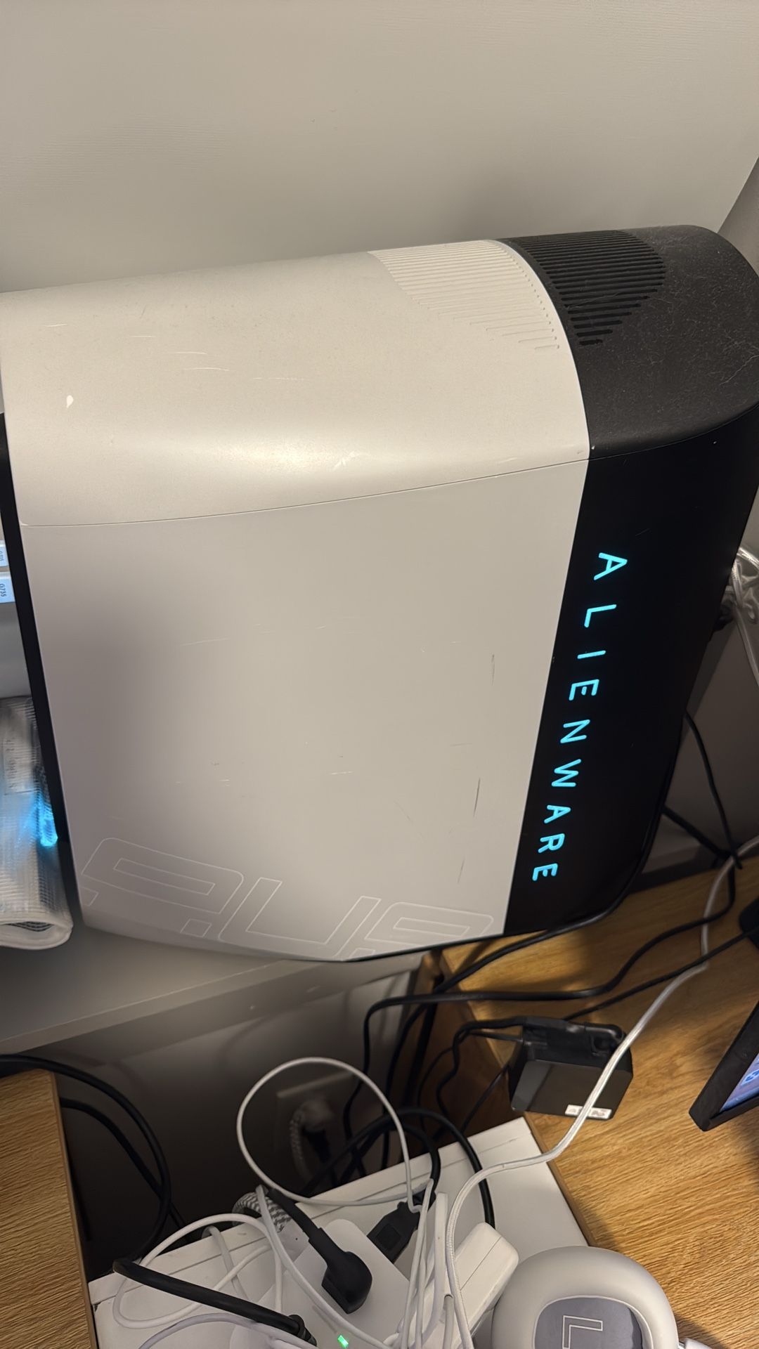 Alienware Aurora R9 Gaming Desktop - i7-9700K, RTX 2070 Super, 16GB RAM ...