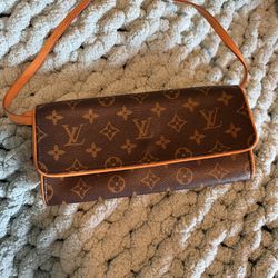 Louis Vuitton Monogram Pochette Twin GM Clutch Bag, LV Crossbody