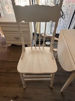 Household items /Table and chair set