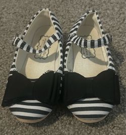 Toddler girl size 10 black and white striped bow shoes