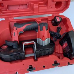 Milwaukee M12 12-Volt Lithium-Ion Cordless Sub-Compact Band Saw (Tool-Only)