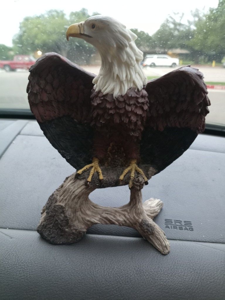 Bald Eagle Statue