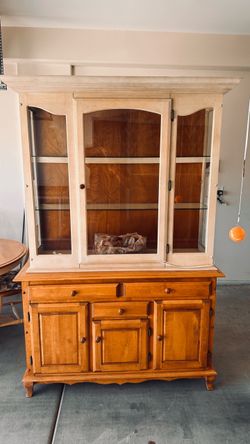 Kitchen Table and Hutch