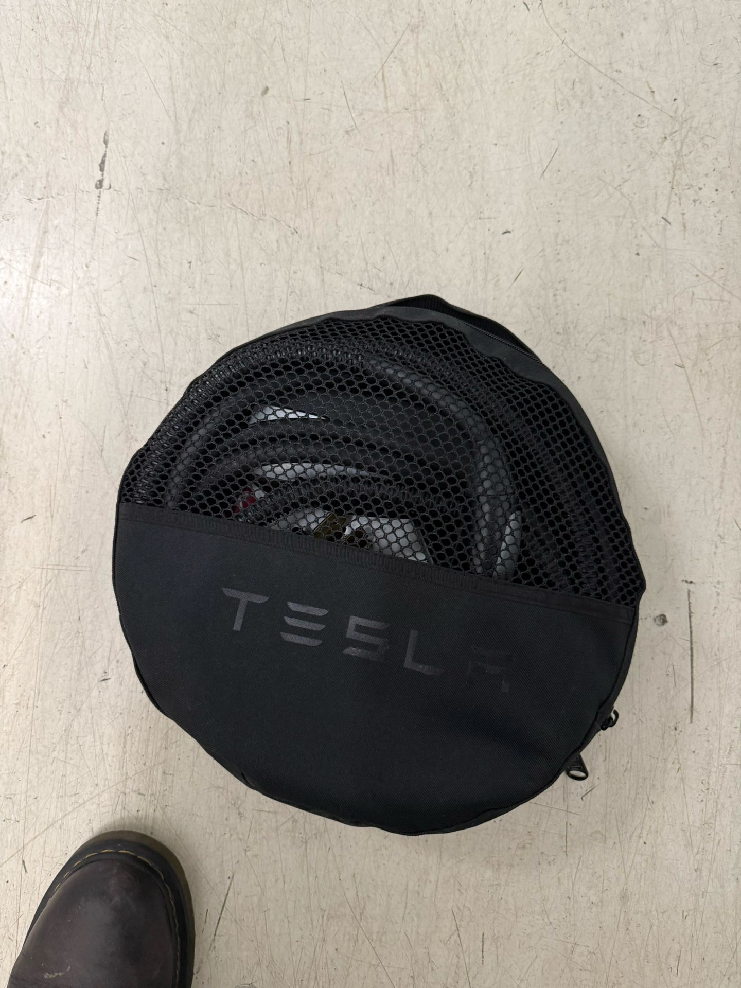 Tesla Mobile Connector (Gen 1) – Includes NEMA 14-50 Adapter