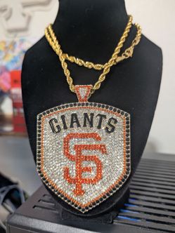 ⚾ SAN FRANCISCO GIANTS ICED HOME PLATE PENDANT + GOLD ROPE CHAIN ⚾
