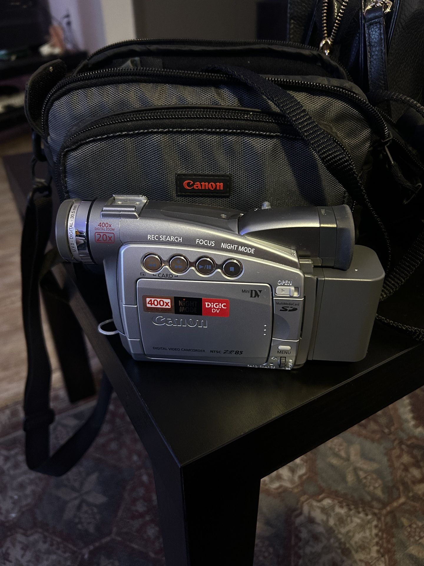 Canon ZR85 mini DV Camcorder