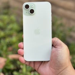 IPhone 15 PLUS 128 GB, PRISTINE! UNLOCKED.  .  Hablo Espanol.