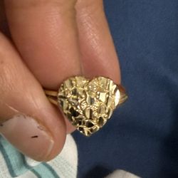 10kt gold ring 