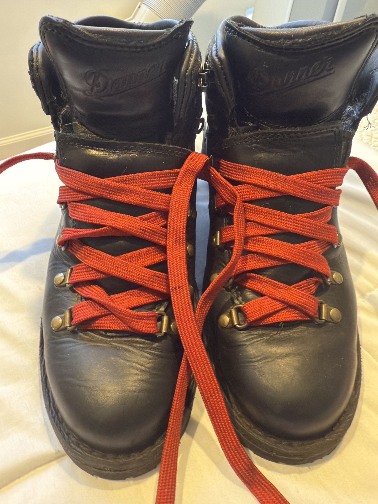 Danner Boots Women  SZ 10 Mountain Pass Hiking Shoes Black Leather