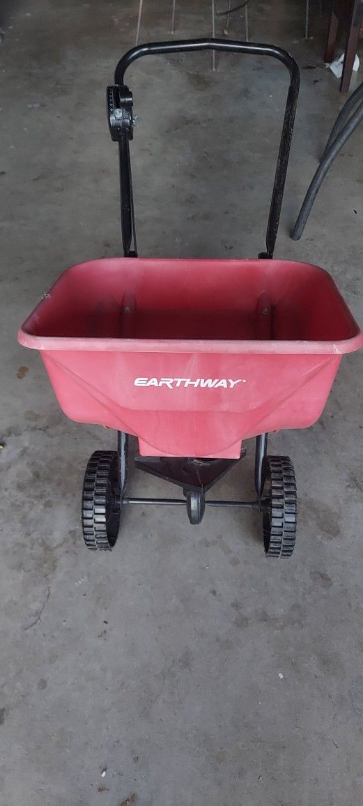 Earthway Spreader