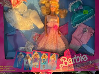 My First Barbie Deluxe Fashion Gift Set