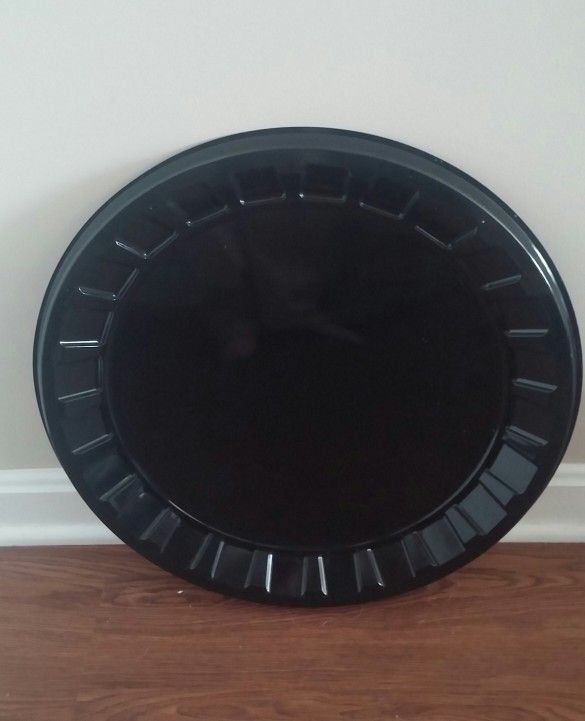 Onyx Round Plastic Party Platters/18"/Total Of 3