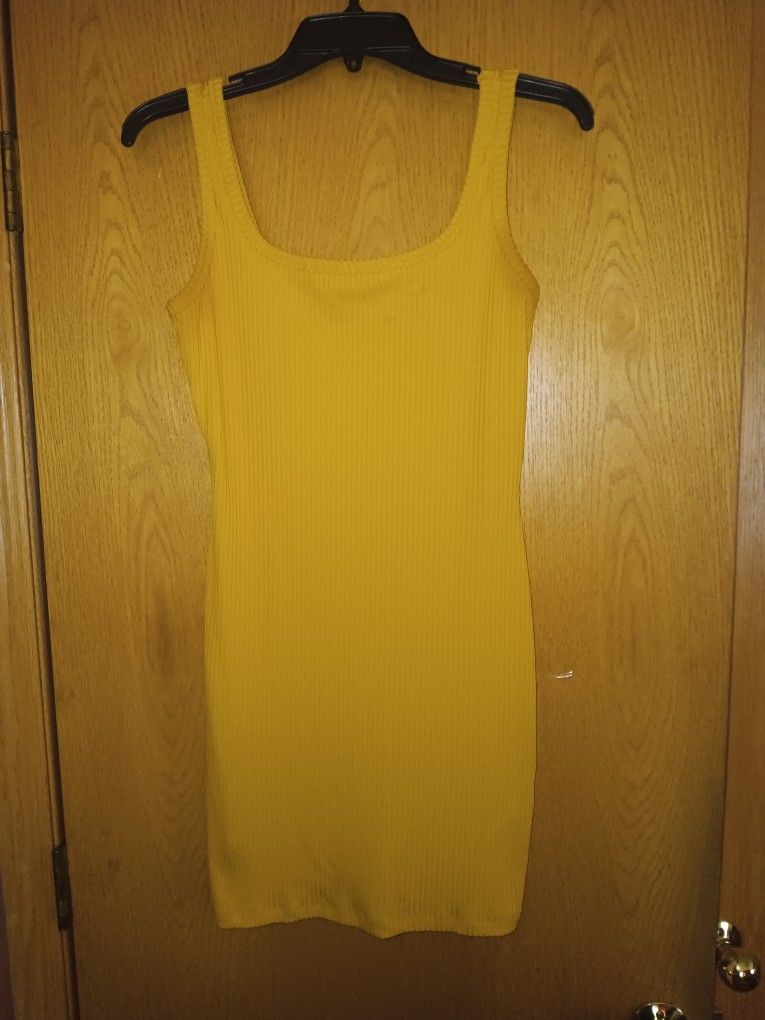 Women's Size Medium, IRIS yellow Sheath Dress