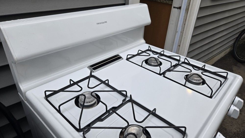 Frigidaire 30" Gas Range