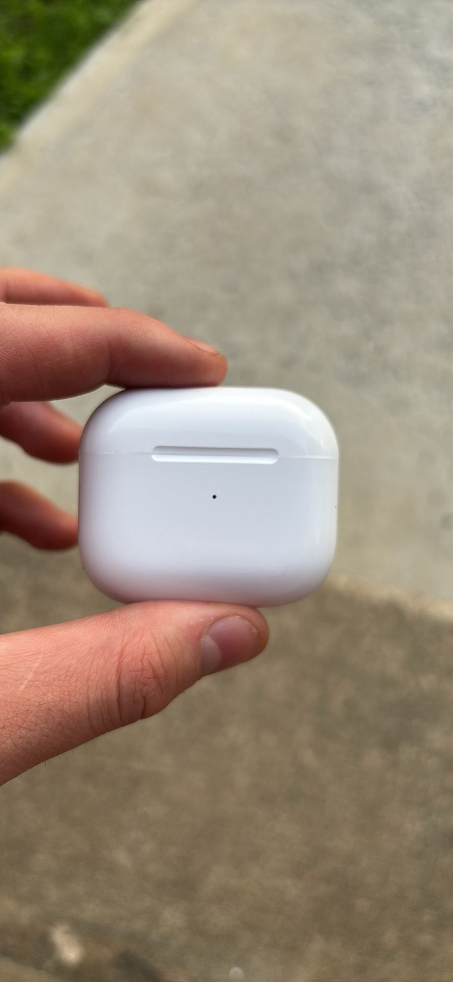 Digital Audio Earbuds & Charger