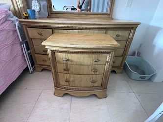 Queen Bed Room Set
