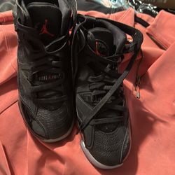 JORDAN's 6.5Y = 8 WOMEN